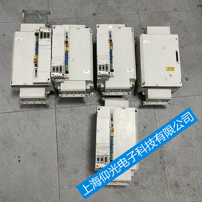 ABB MotiFlex e180ŷ(q)S_CE1027